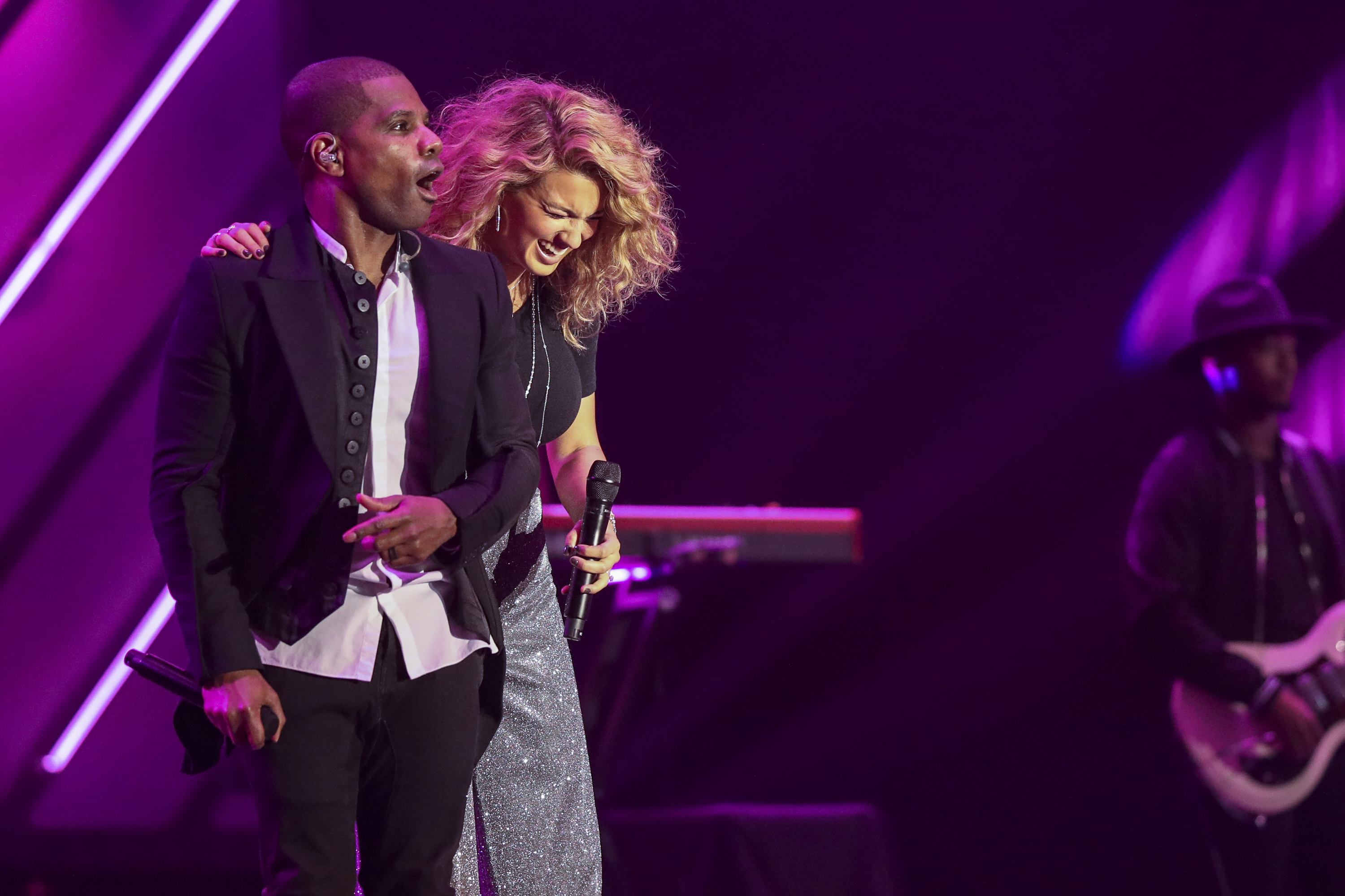 ENTERTAINMENT: OCT 16 GMA Dove Awards