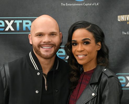 Sean Faris, Lacey Chabert, Michelle Williams And Chad Johnson Visit "Extra"